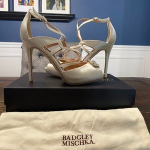 Badgley Mischa NEVER WORN ivory high heels